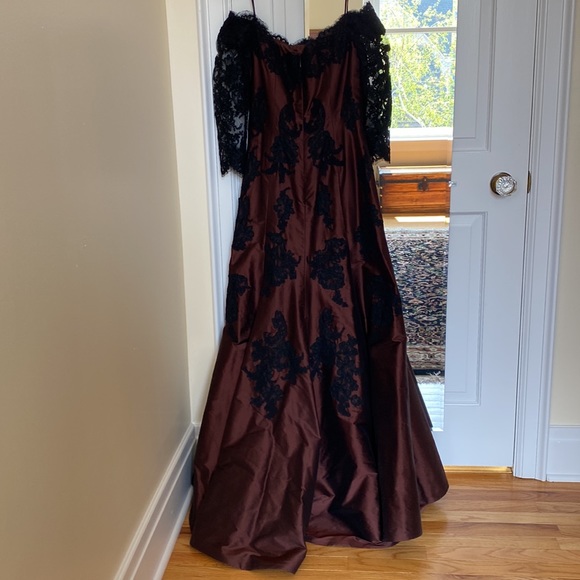 Beautiful long couture gown, 100% silk - Picture 2 of 4